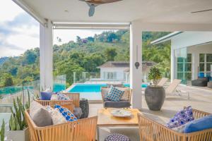 Πισίνα στο ή κοντά στο Botan Villa 3BR PoolGarden & Sea View in Chaweng