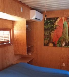 Ένα ή περισσότερα κρεβάτια σε δωμάτιο στο Marena Surf Shack - Casa Akaw
