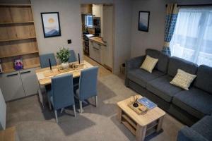 Posezení v ubytování Flourish Lodge