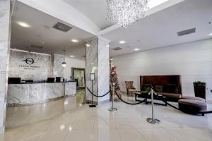 Ο χώρος του λόμπι ή της ρεσεψιόν στο Trendy 1BD Condo 4 Mins to Beach +13 φωτογραφίες