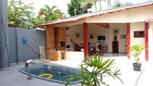 una casa con piscina in giardino di Great House - H02 a Belém