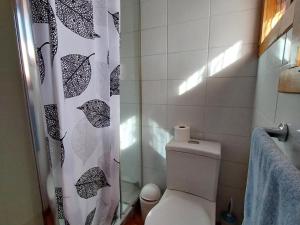 Koupelna v ubytování Rincón de los Cerezos