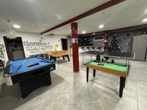 Afbeelding uit fotogalerij van Chez Isa - avec jacuzzi intérieur et piscine chauffée in Gigean