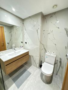 Minimalist Escape - Between Rabat Agdal Station & Corniche的一间浴室