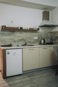 Η κουζίνα ή μικρή κουζίνα στο Darki Apartments 3 - Very Central Stay With Free Parking