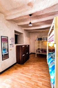 Letto o letti in una camera di Terra House Hostel