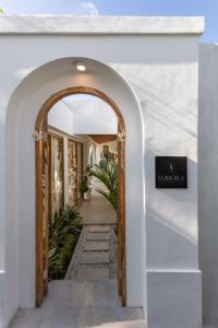 Fotografie z fotogalerie ubytování Luxurious 2BR Pool Villa, Scenic Rice Field Views - Lumora Villa Seseh v destinaci Cemagi