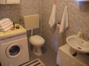 Kúpeľňa v ubytovaní Bakina kućica - Grandma's cottage + 20 fotografií