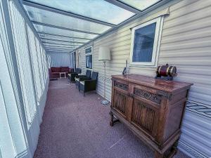 Фотография из галереи Lovely Caravan With Large Decking At Southview Holiday Park Ref 33108S в Скегнессе