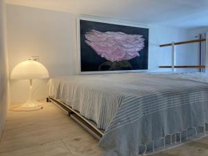 Postel nebo postele na pokoji v ubytování Studio neuf avec mezzanine au cœur de Le Palais, proche plages - FR-1-418-267