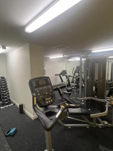 Palestra o centro fitness di Pandanas Apt 2 (10th floor, Pool & City views)