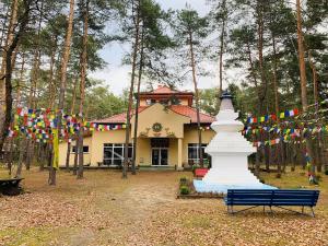 Vonkajšia záhrada v ubytovaní Cziamma Ling - ośrodek buddyjski