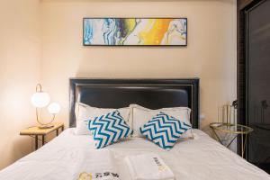 Chengdu Yunxi Luxury High-end Suite Apartment Hotel房間的床
