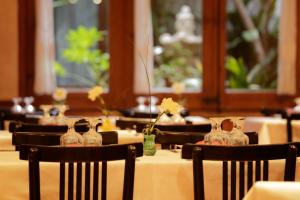 Reštaurácia alebo iné gastronomické zariadenie v ubytovaní Hostal Populetus