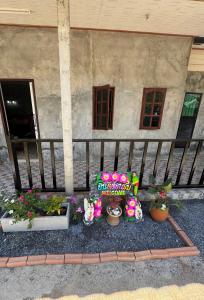 Fotografie z fotogalerie ubytování Lanta natural hut garden v destinaci Phra Ae beach