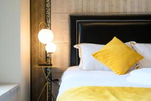 Chengdu Yunxi Luxury High-end Suite Apartment Hotel房間的床