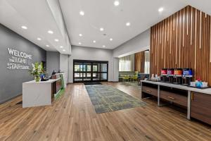 Příslušenství pro přípravu čaje a kávy v ubytování Hampton Inn & Suites Sherman