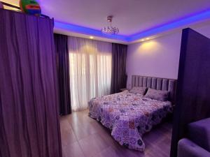Giường trong phòng chung tại Alhambra Avenue +13 ảnh