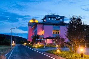 Bangunan di mana terletaknya hotel