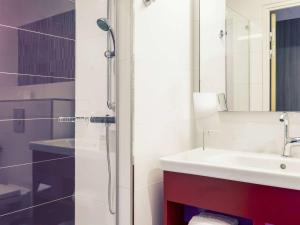 Bilik mandi di Mercure Toulouse Sud