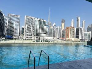 Gallery image of Binghatti canal suites smart home by kings holiday in Dubai