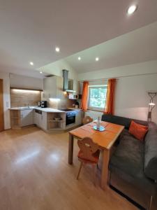 Kuchnia lub aneks kuchenny w obiekcie Apartment Santnerhof