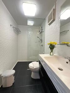 Koupelna v ubytování Hotel Baya Phuket