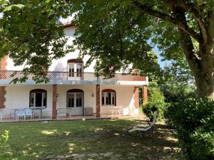 Zahrada ubytování maison de campagne avec grand lac et park arboré