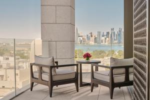 Een balkon of terras bij Mandarin Oriental, Doha