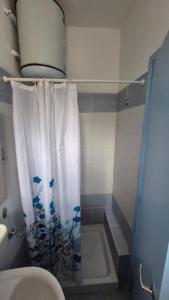 Ένα μπάνιο στο Thalia, apartment on the beach +22 φωτογραφίες