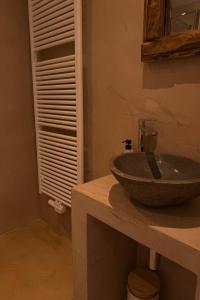 Fotografie z fotogalerie ubytování Hotel Giorgi et logements insolites-jacuzzi privé v destinaci Bastogne