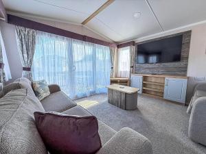 Istumisnurk majutusasutuses Stunning 6 Berth Caravan With Decking At Manor Park, Near Hunstanton Ref 23068C