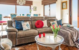 Posezení v ubytování Stunning Home In Porto Do Son With Wifi