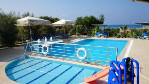 Bazén v ubytování Hotel Grün nebo v jeho okolí
