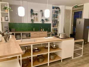 Minimal Hostel Kreuzberg的厨房或小厨房