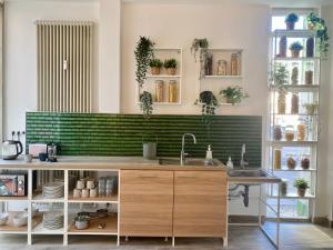 Minimal Hostel Kreuzberg的厨房或小厨房