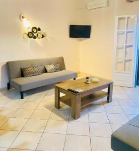 Istumisnurk majutusasutuses Aphrodite Suites & Apartments with Swimming Pool