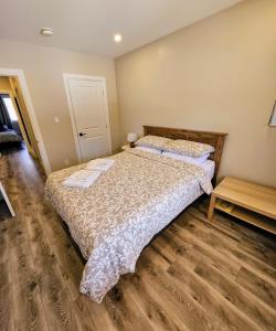 Voodi või voodid majutusasutuse Spruce Suite toas