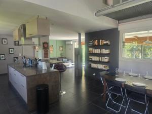 Χώρος καθιστικού στο Maison Climatisée, Jardin, Piscine, 7 pers