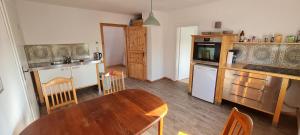 Η κουζίνα ή μικρή κουζίνα στο FairSchlafen-Maisonette +6 φωτογραφίες