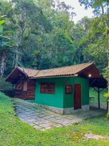 Taman di luar Chalé Bangalô