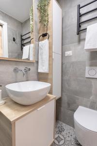 Bagno di Tiny & Tidy Studio in the key area of Milan