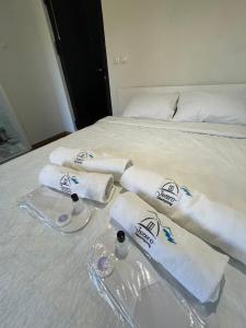 Ένα ή περισσότερα κρεβάτια σε δωμάτιο στο Glamping Jezero