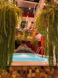 Bazén v ubytování Hotel Camino Maya nebo v jeho okolí
