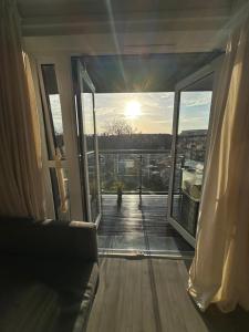 Balkón nebo terasa v ubytování Lovely 2-Bed Apartment in London