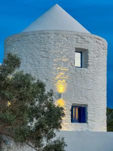 Gallery image of Zen Blue Mills - Luxury Villa in Kea Island in Koundouros