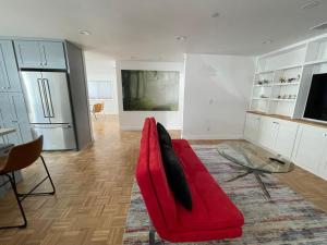 Gallery image of New 3-BR guesthouse with free parking on prem in Walnut Creek