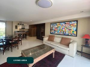 Posezení v ubytování Coralpoint Gardens Suites & Residences