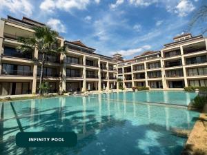 Bazén v ubytování Coralpoint Gardens Suites & Residences nebo v jeho okolí