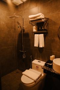 Ein Badezimmer in der Unterkunft Charm House Hue